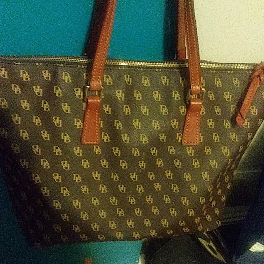 Dooney & Bourke handbag - Picture 3 of 5